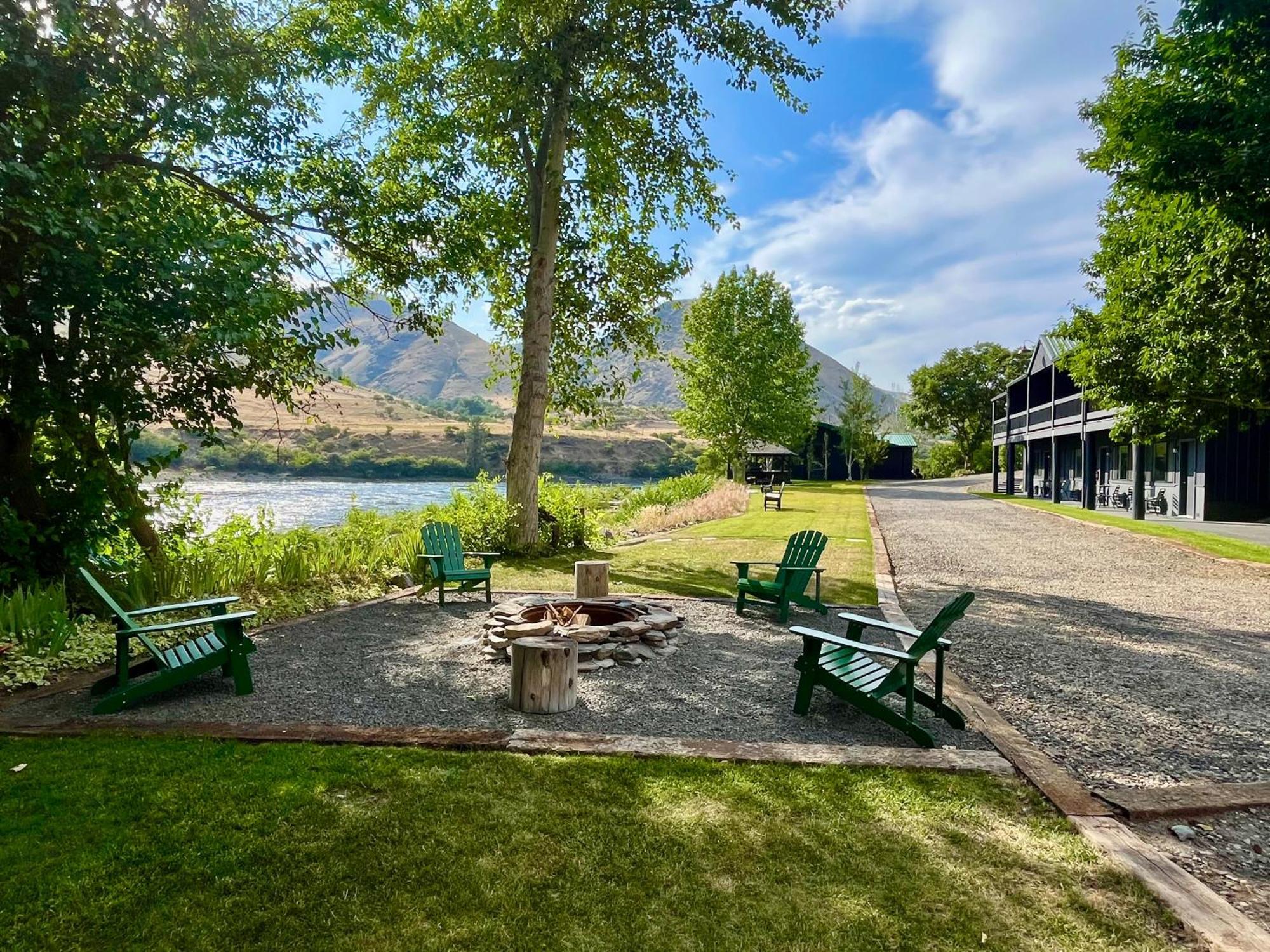 Steelhead Lodge Lucile Eksteriør bilde